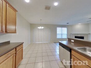 2809 Thistlewood Dr in Seagoville, TX - Foto de edificio - Building Photo