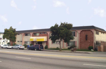 Woodman Partnership Apartments in Van Nuys, CA - Building Photo - Building Photo