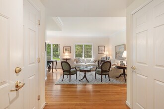 33 West Putnam Avenue in Greenwich, CT - Building Photo - Building Photo