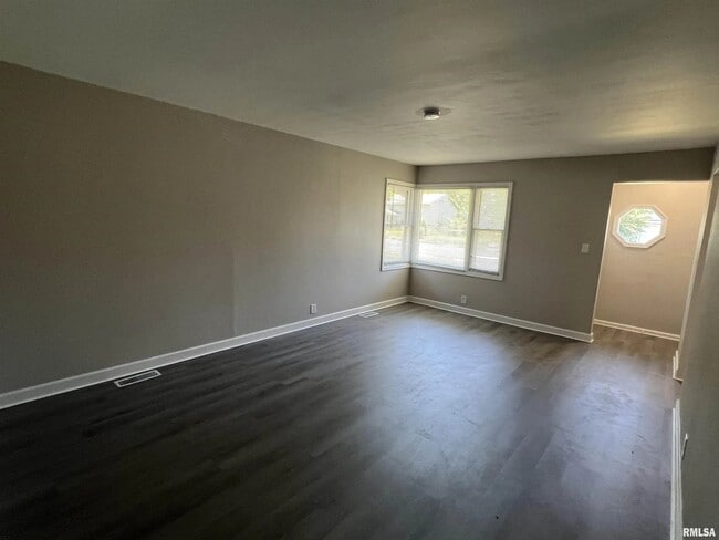 1217 E Forrest Hill Ave in Peoria, IL - Building Photo - Building Photo