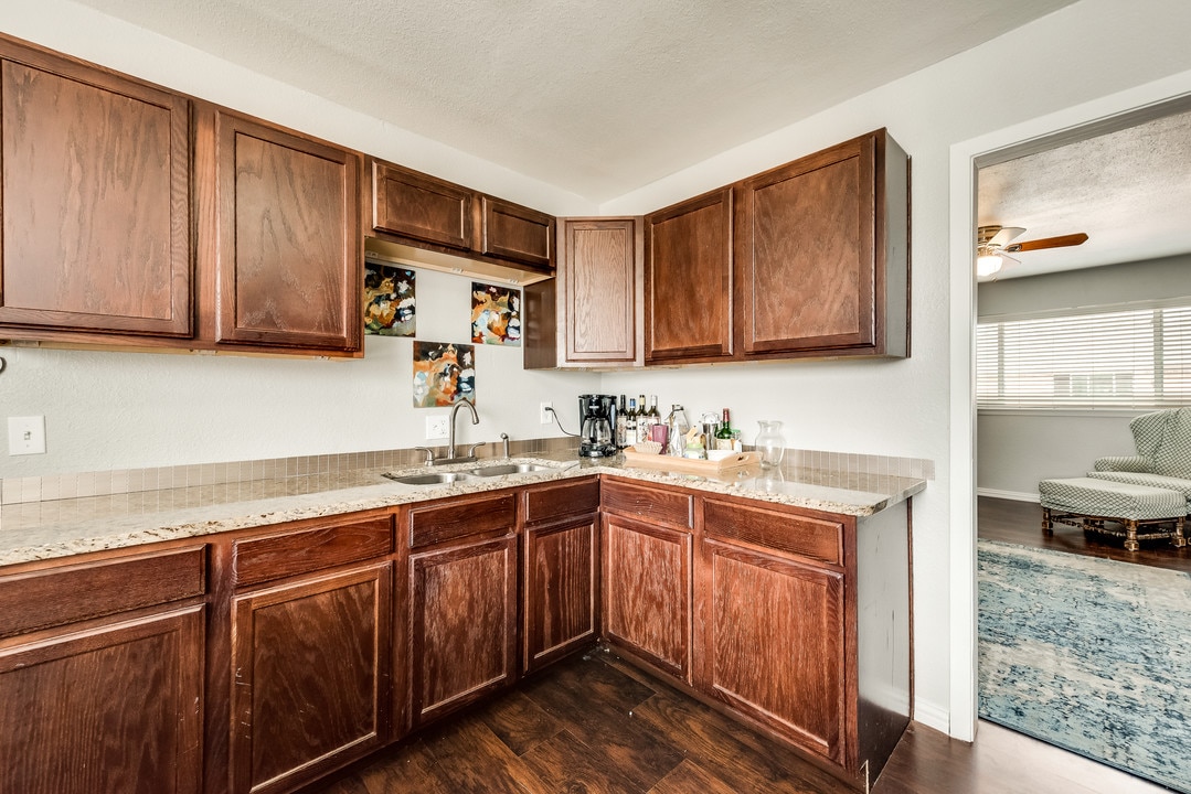 Magnolia Place in Dallas, TX - Building Photo