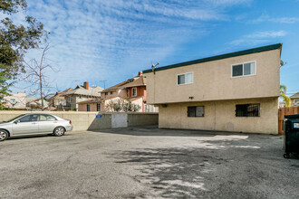 2417 S Budlong Ave in Los Angeles, CA - Building Photo - Building Photo