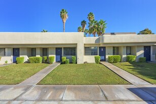 Park Apartments in Palm Springs, CA - Building Photo