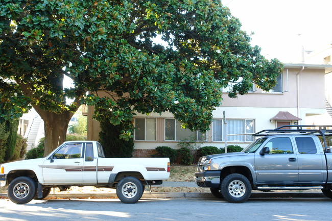 1219 Bellevue Ave in Burlingame, CA - Building Photo - Building Photo