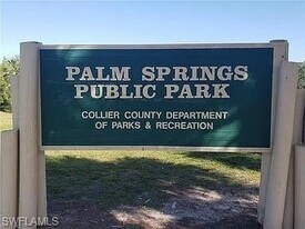 658 Palm Lake Dr in Naples, FL - Building Photo