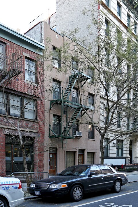 229-231 E 21st St in New York, NY - Building Photo