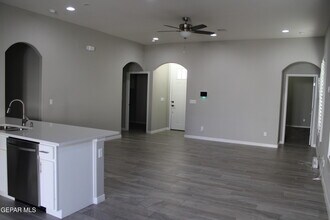 754 Flexford St in El Paso, TX - Building Photo - Building Photo