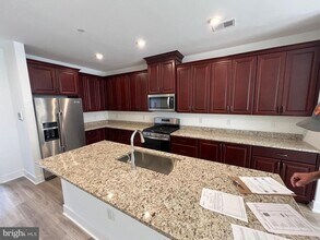8106 Donatello Dr in Princeton, NJ - Building Photo - Building Photo