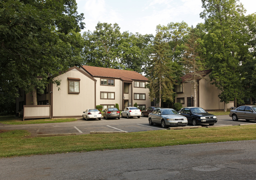 The Oaks Apartments in Jackson, MI - Foto de edificio