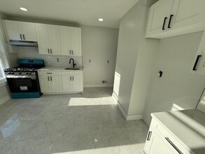 160 Renner Ave, Unit 1 in Newark, NJ - Building Photo - Building Photo