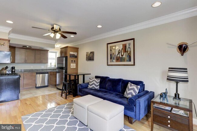 1034 6th St NE in Washington, DC - Building Photo - Building Photo
