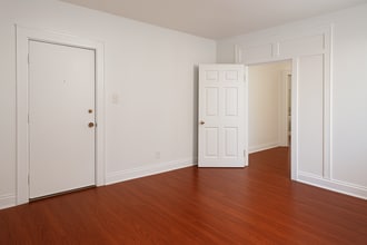 422 Beardsley Ave in Bloomfield, NJ - Building Photo - Building Photo