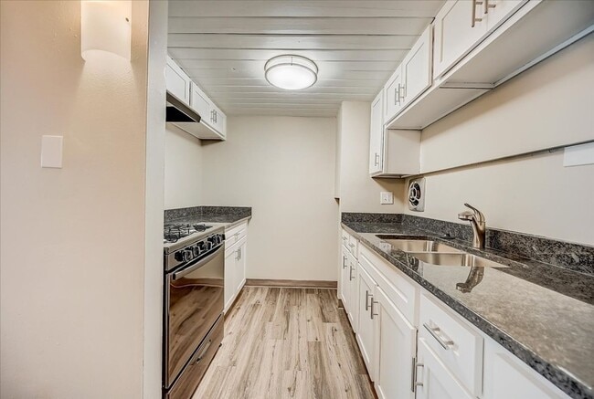 Lofts at Layton in Milwaukee, WI - Foto de edificio - Interior Photo