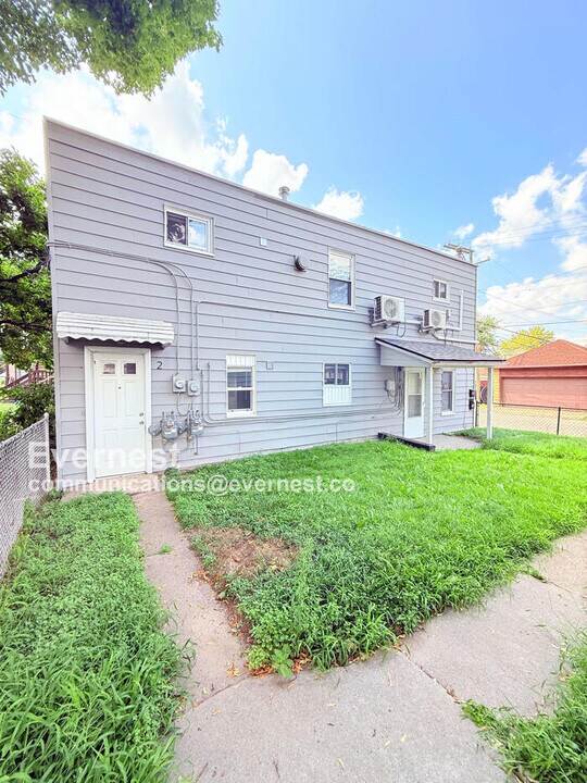 68 E James St in River Rouge, MI - Building Photo