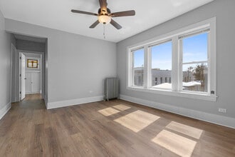 3222 W Grace St, Unit 1E in Chicago, IL - Foto de edificio - Building Photo