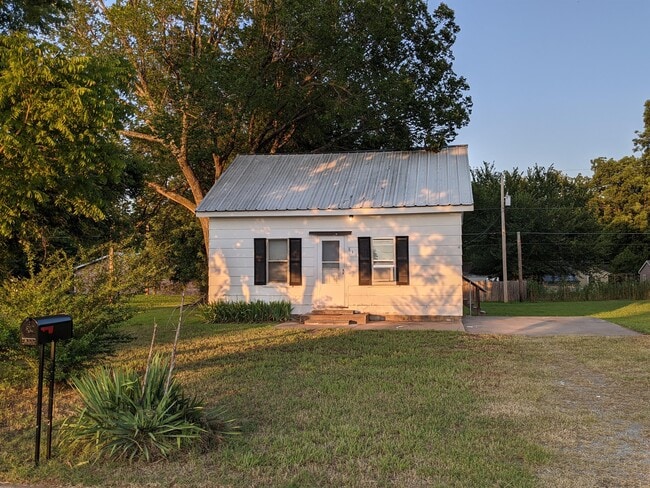 831 S Burdick St in Stillwater, OK - Building Photo - Building Photo