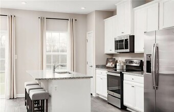125 Cedar Crst Dr in Smithfield, VA - Building Photo - Building Photo
