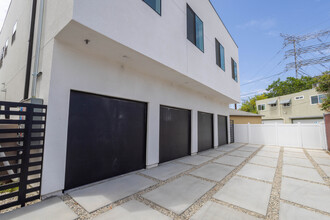 5648 Auckland Ave in North Hollywood, CA - Building Photo - Building Photo