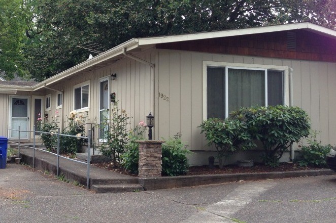 1922 SE Tenino St, Unit Tenino 1922 in Portland, OR - Building Photo