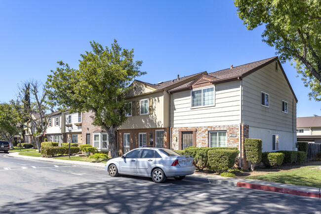 1280 Denver Ln in El Cajon, CA - Foto de edificio - Building Photo