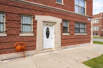 7000-7006 S Chappel Ave in Chicago, IL - Building Photo - Building Photo