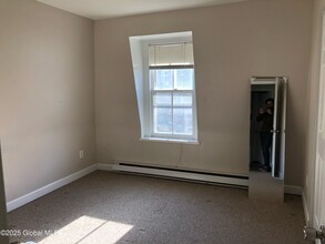88 Circular St-Unit -3 in Saratoga Springs, NY - Building Photo - Building Photo
