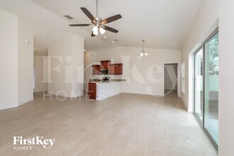 535 Cardinal Way in Kissimmee, FL - Foto de edificio - Building Photo