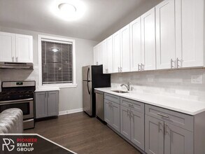 5061 N Damen Ave in Chicago, IL - Building Photo - Building Photo