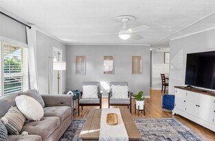 407 Cape Florida Way in Naples, FL - Building Photo