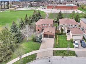 11 Coldstream Crescent in Richmond Hill, ON - Building Photo - Building Photo
