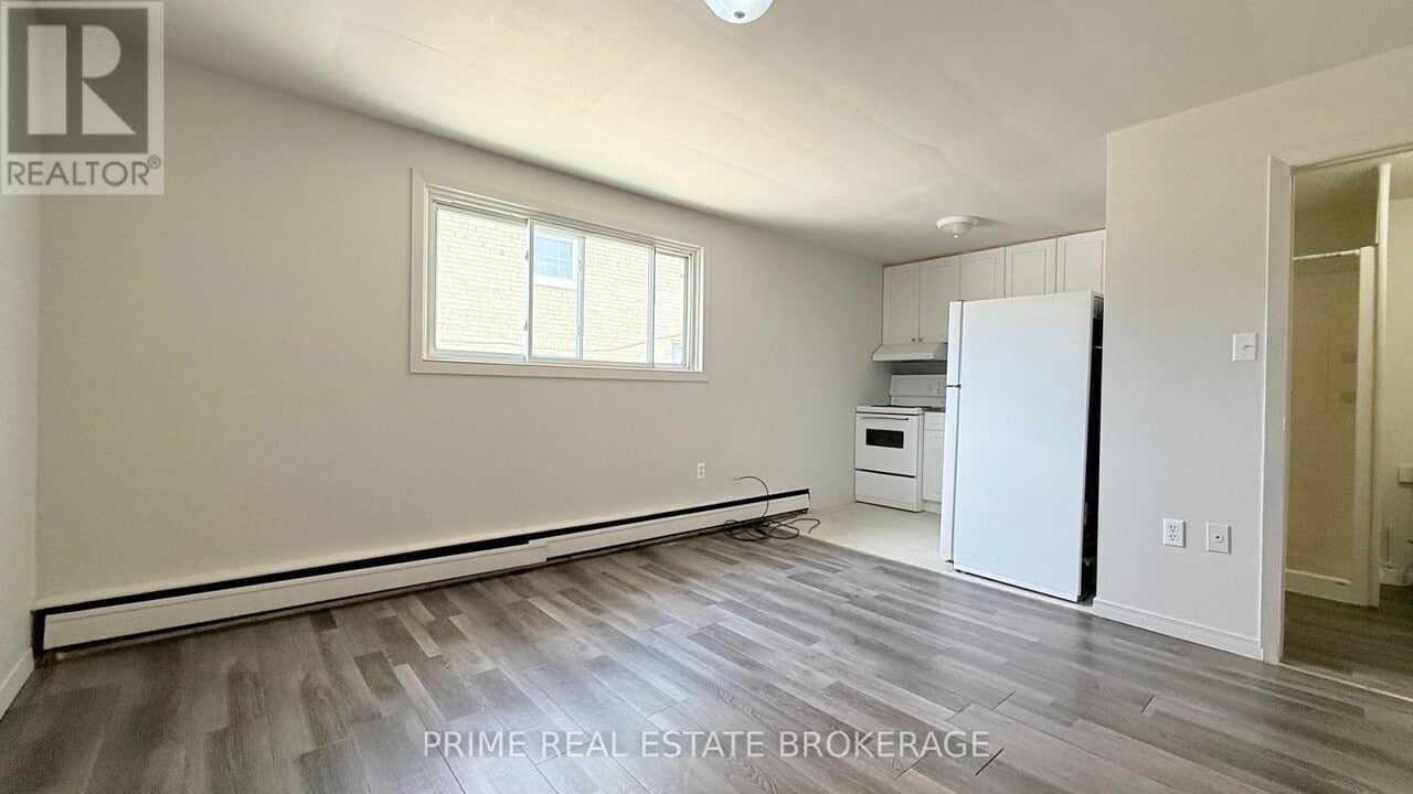 146 Wellington St in London, ON - Building Photo