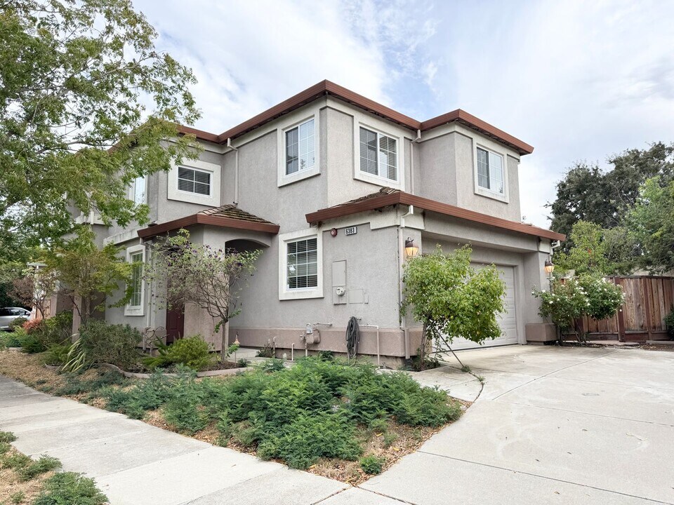 6383 Almaden Way in Livermore, CA - Building Photo