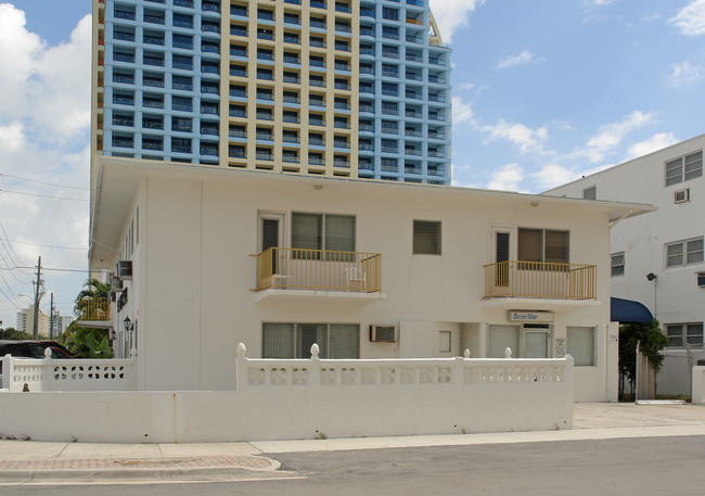 Ocean Wave in Fort Lauderdale, FL - Building Photo - Building Photo