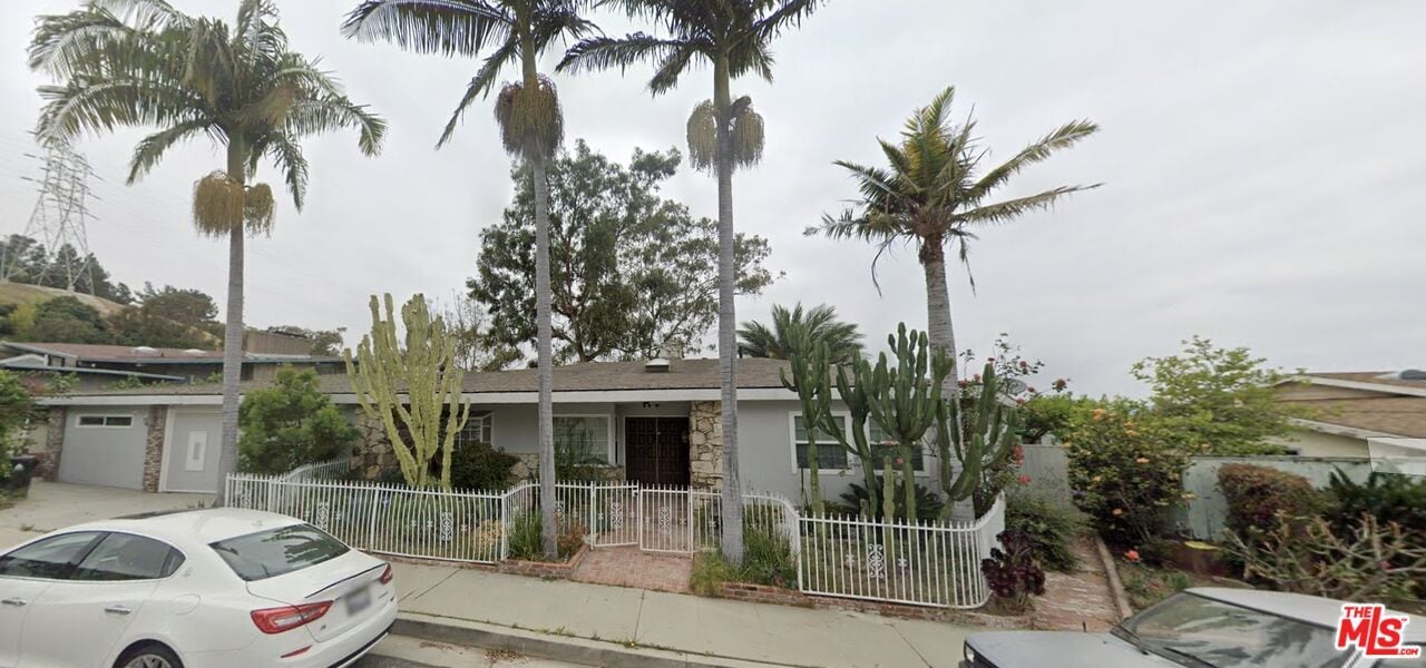 5417 Weatherford Dr in Los Angeles, CA - Building Photo