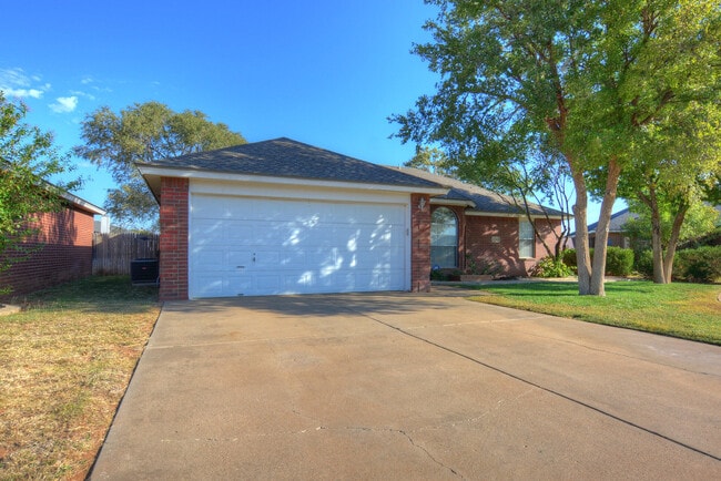 6106 18th St in Lubbock, TX - Building Photo - Building Photo