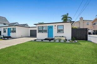 1612 Orange Ave in Costa Mesa, CA - Building Photo