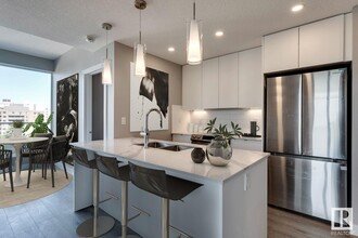 9922-9111 111 St NW in Edmonton, AB - Building Photo - Building Photo