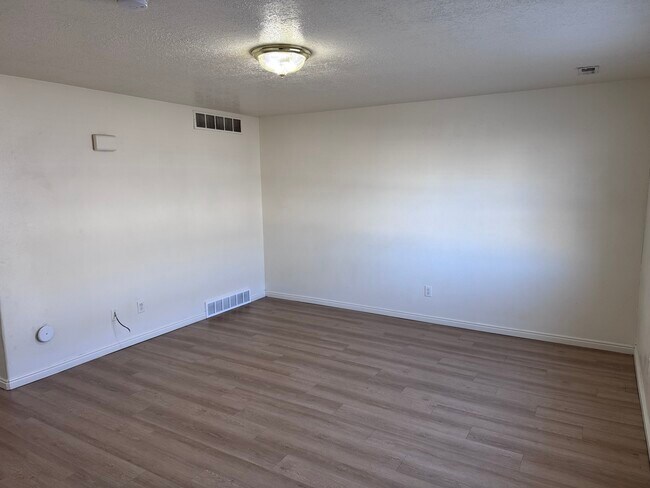 2475 W 450 N in Tremonton, UT - Building Photo - Building Photo