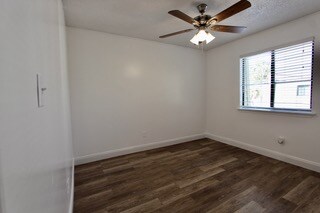308 Miracle Strip Pkwy SW in Fort Walton Beach, FL - Building Photo - Building Photo