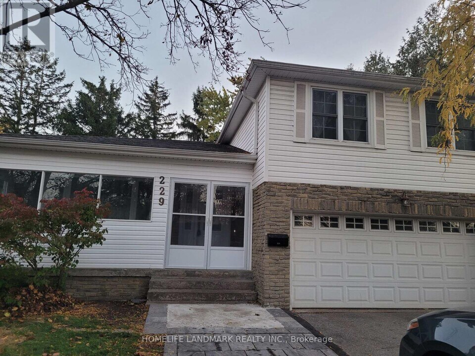 229 Chartland Blvd S in Toronto, ON - Building Photo