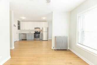 2010 W Foster Ave in Chicago, IL - Building Photo - Building Photo