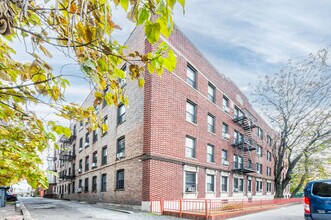 421 Crown St in Brooklyn, NY - Foto de edificio - Building Photo
