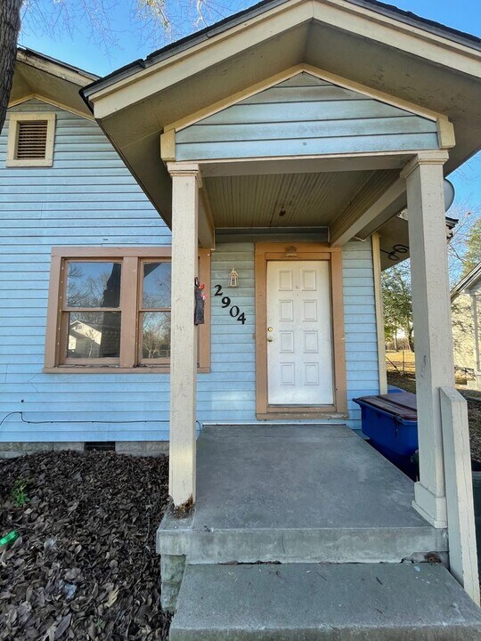 2904 N J St in Fort Smith, AR - Foto de edificio