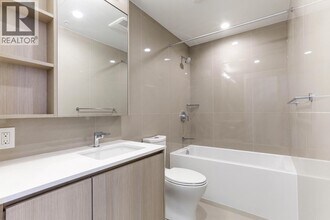 618 Carnarvon St in New Westminster, BC - Building Photo - Building Photo