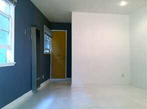 921 Westmount Dr, Unit 921 in West Hollywood, CA - Foto de edificio - Building Photo