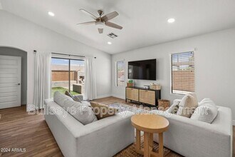 3402 E Menadota Dr in Phoenix, AZ - Building Photo - Building Photo