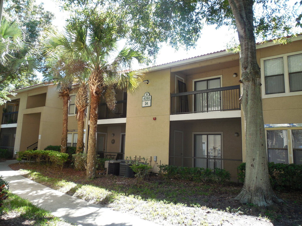 4053 Crockers Lake Blvd in Sarasota, FL - Building Photo