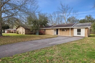 8670 Newfield Ln in Beaumont, TX - Building Photo - Building Photo