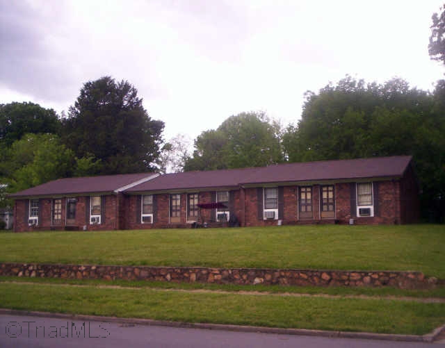 625 Taylor St in Eden, NC - Foto de edificio - Building Photo