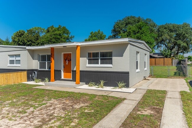 312 Washington Ave in Valparaiso, FL - Building Photo - Building Photo